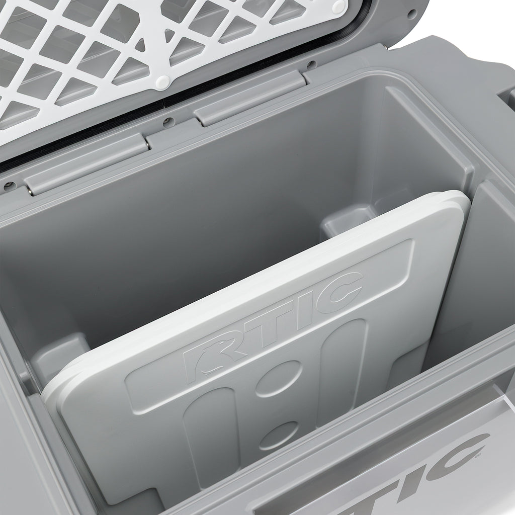 22 QT Ultra-Light Wheeled Cooler